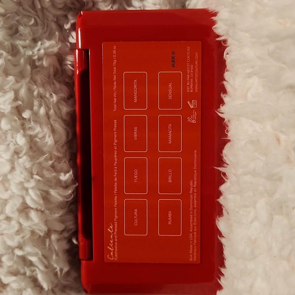 Caliente Artist Couture Eyeshadow Palette Brand New Never Used - Picture 2 of 5